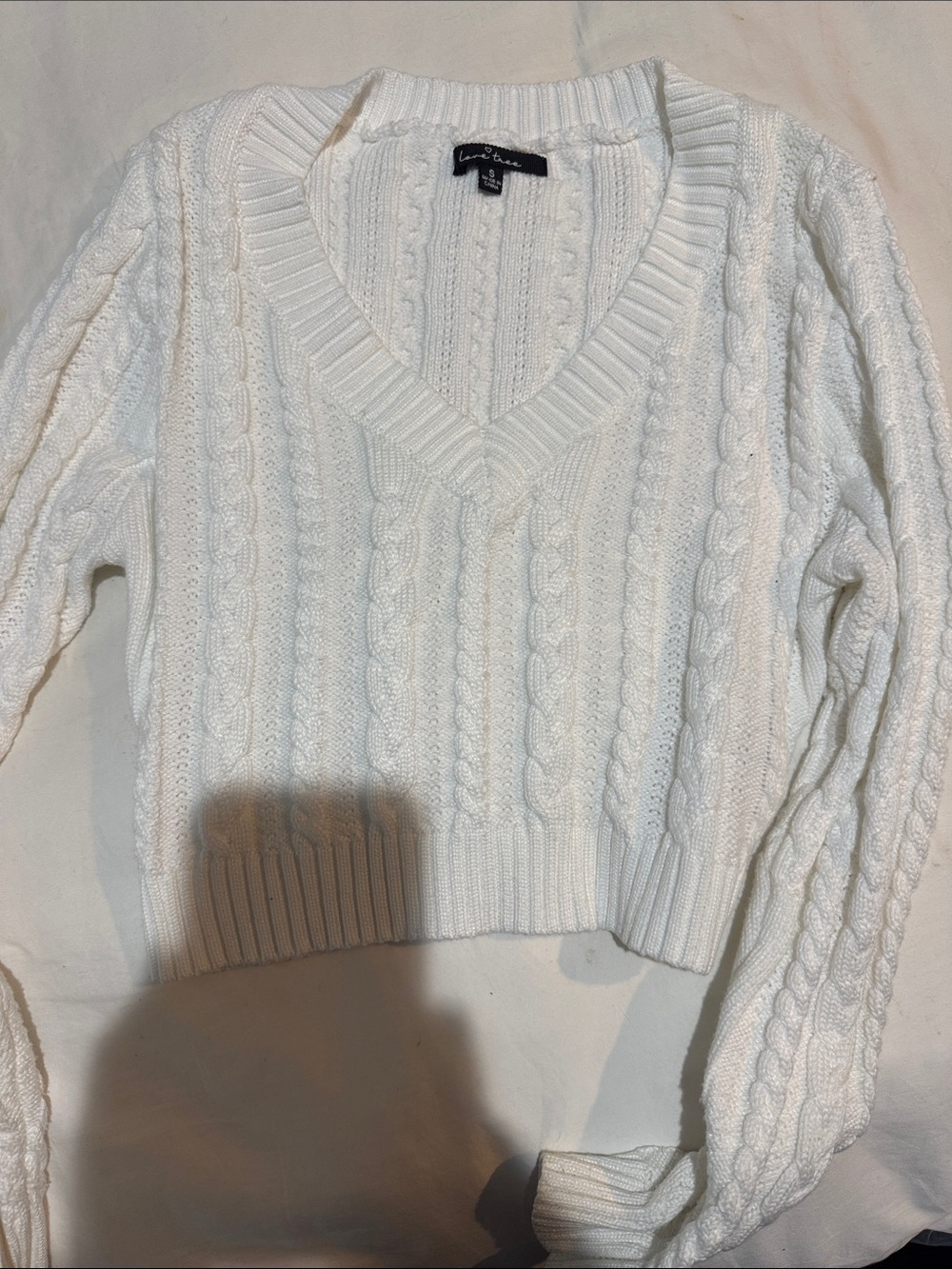 Love tree White knit v cut sweater
